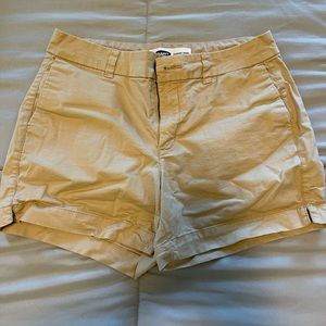 Old Navy - Size 4 - City Shorts in Tan.